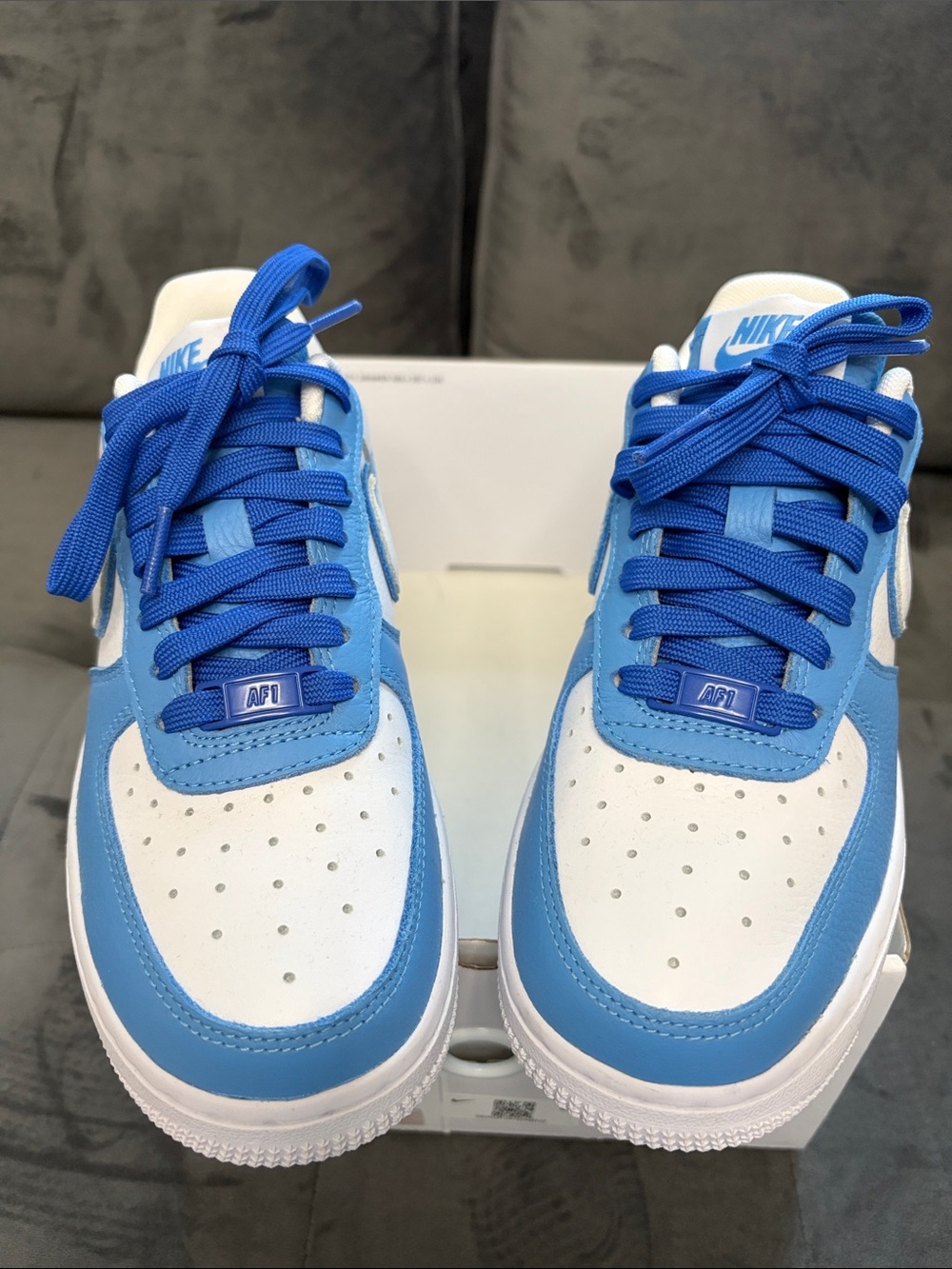 Nike Air Force 1 Kids Low-Top Sneakers in White and Blue